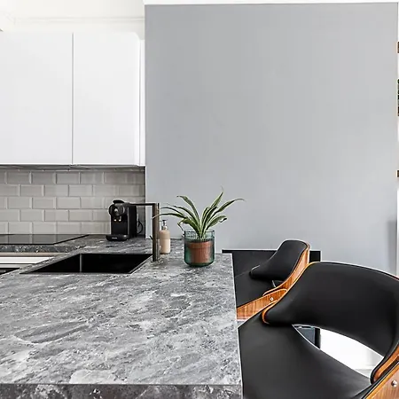 Stylish Hideaway Flat At Milton Park Highgate Apartment