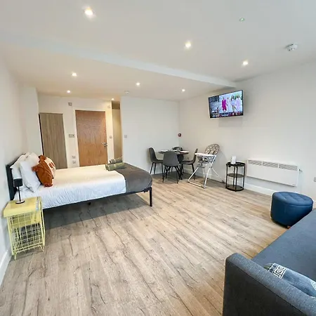 Sleek Flat Near Highbury & Islington Station Apartment London