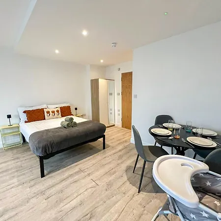 Sleek Flat Near Highbury & Islington Station Apartment