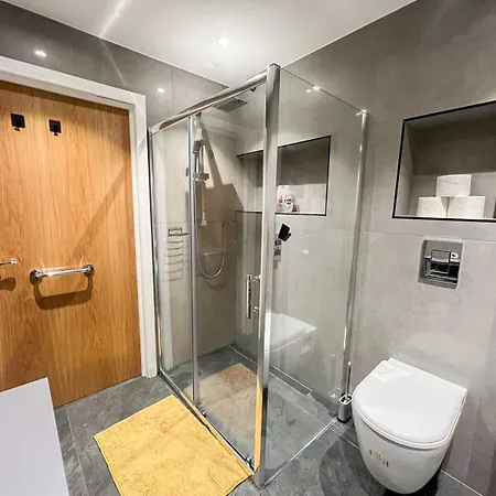 Sleek Flat Near Highbury & Islington Station Apartment