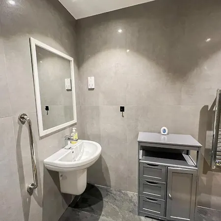 Apartment Sleek Flat Near Highbury & Islington Station London
