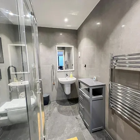 Apartment Sleek Flat Near Highbury & Islington Station London
