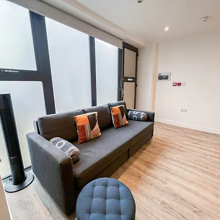 Sleek Flat Near Highbury & Islington Station Apartment *