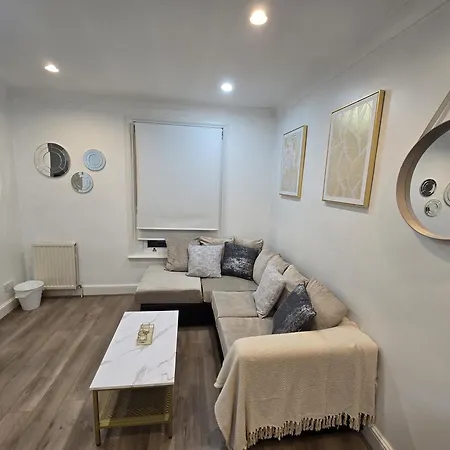 Apartment Stylish 2-bed In West - Extended *