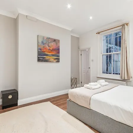 Stunning 2bed 2bath In Earls Court Sleeps Six *
