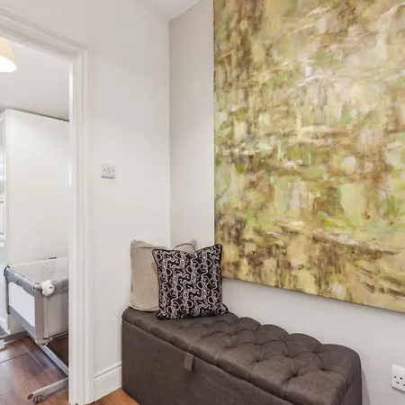 Stunning 2bed 2bath In Earls Court Sleeps Six London
