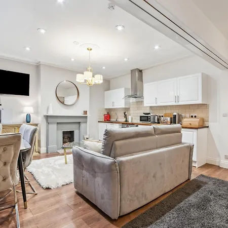 Apartment Stunning 2bed 2bath In Earls Court Sleeps Six