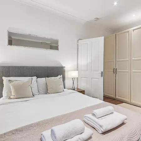 Stunning 2bed 2bath In Earls Court Sleeps Six London