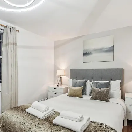 Stunning 2bed 2bath In Earls Court Sleeps Six Apartment London