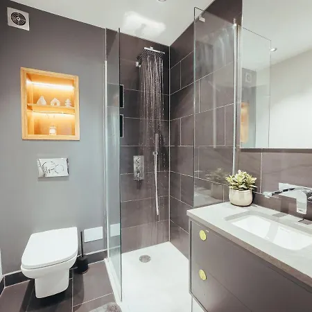 Stunning Soho Flat Ldn Apartment London
