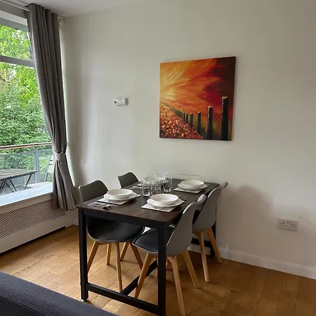 Apartment Quiet Residential Area Modern And Cozy Two Bed In Hampstead *