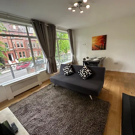 Apartment Quiet Residential Area Modern And Cozy Two Bed In Hampstead
