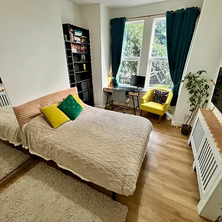 2 Bdr House 20mins To Oxford Circus -