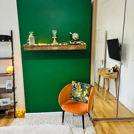 2 Bdr House 20mins To Oxford Circus - * London
