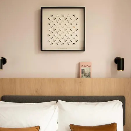 Bob W Holland Park Aparthotel