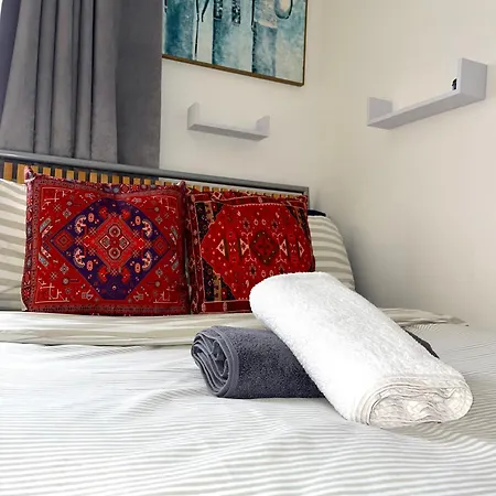 Crescent 1 Bed Apartment