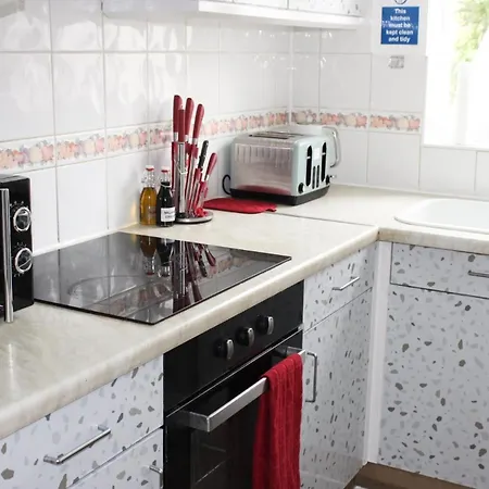 Juniper - 2 Bedrooms *