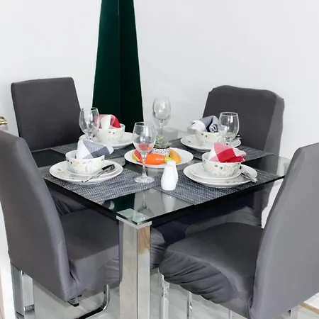 Juniper - 2 Bedrooms *