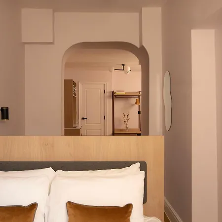 Aparthotel Bob W Holland Park 3*
