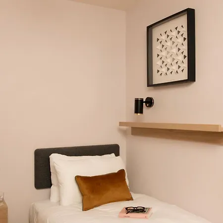 Aparthotel Bob W Holland Park London