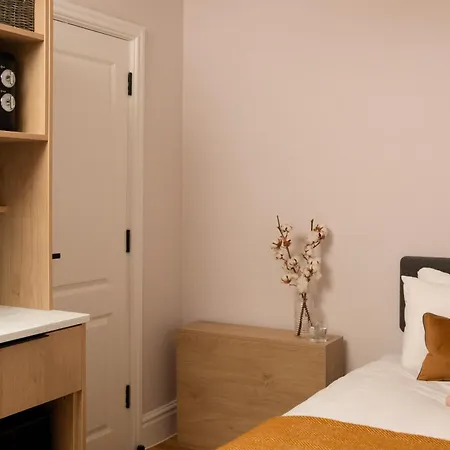 Aparthotel Bob W Holland Park