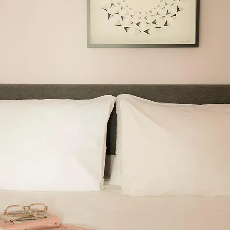 Bob W Holland Park 3* London