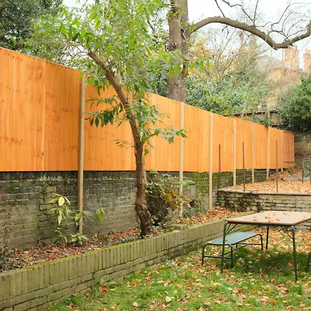 Aparthotel Bob W Holland Park London