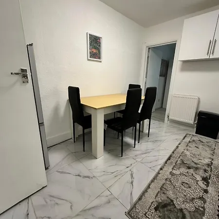Apartment Millais Road 3 Bedroom Flat London