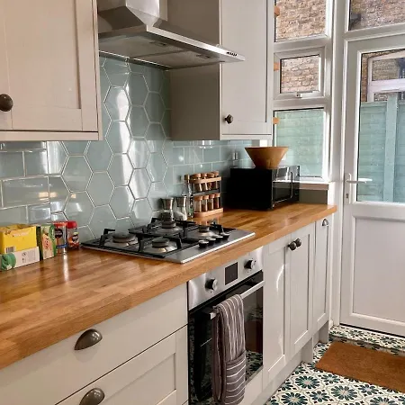 Apartment Modern 2br London With Private Garden