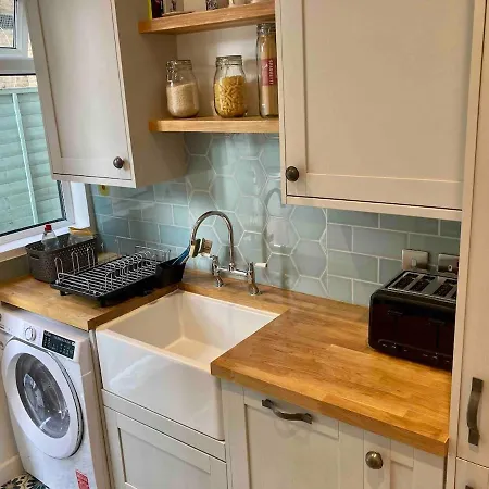 Apartment Modern 2br London With Private Garden