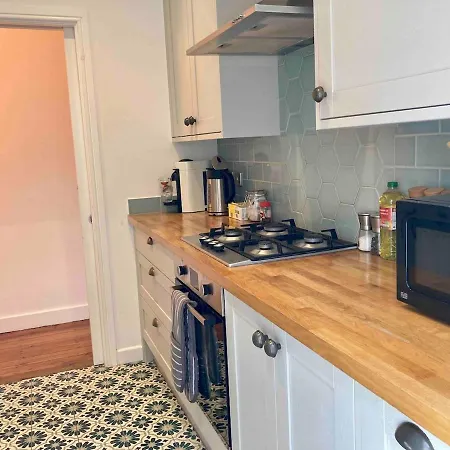Modern 2br London With Private Garden Brentford