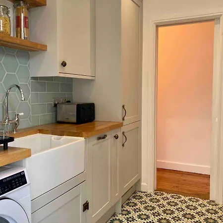 Modern 2br London With Private Garden Brentford