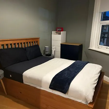 Forest Hill 1-bed 2 Mins Station *