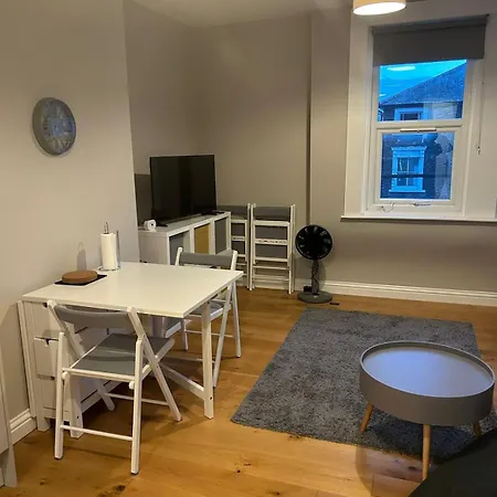 Apartment Forest Hill 1-bed 2 Mins Station London