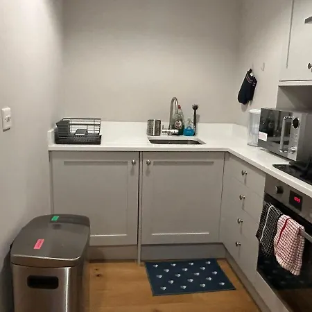 Forest Hill 1-bed 2 Mins Station *
