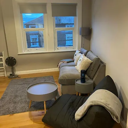 Forest Hill 1-bed 2 Mins Station Apartment