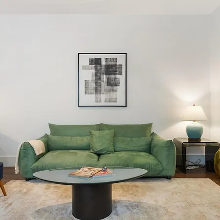 Modern Two Bed Two Bath Flat In Kensington - Knightsbridge Apartment