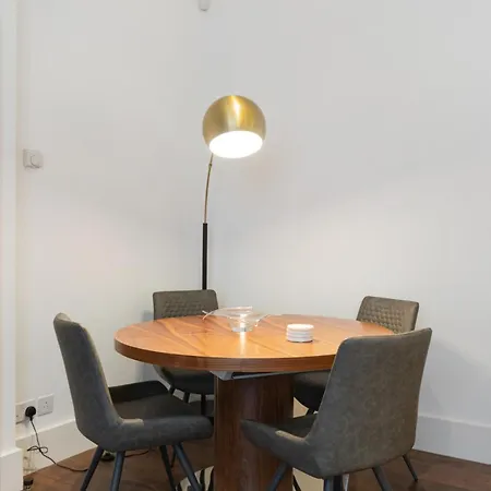 Modern Two Bed Two Bath Flat In Kensington - Knightsbridge