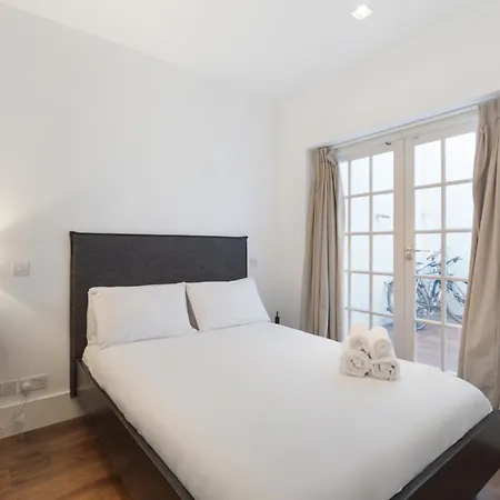 Modern Two Bed Two Bath Flat In Kensington - Knightsbridge Apartment London