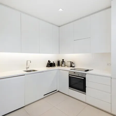Modern Two Bed Two Bath Flat In Kensington - Knightsbridge London