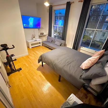 41b Flat Near Zone 1 Apartment