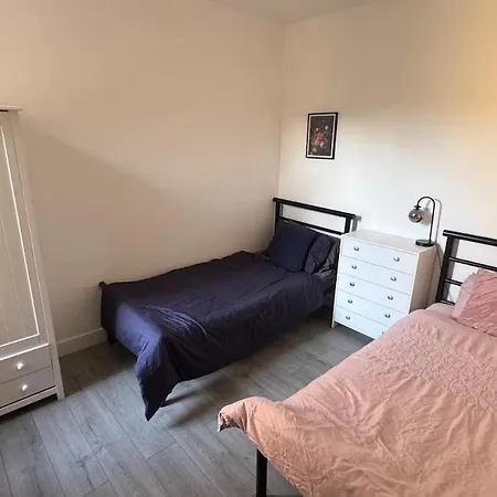 Cosy 2 Bedroom London