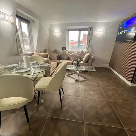Stylish 2 Bedroom In The Heart Of Soho Gs5 London