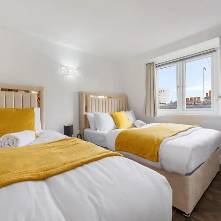 Stylish 2 Bedroom In The Heart Of Soho Gs5 Apartment London