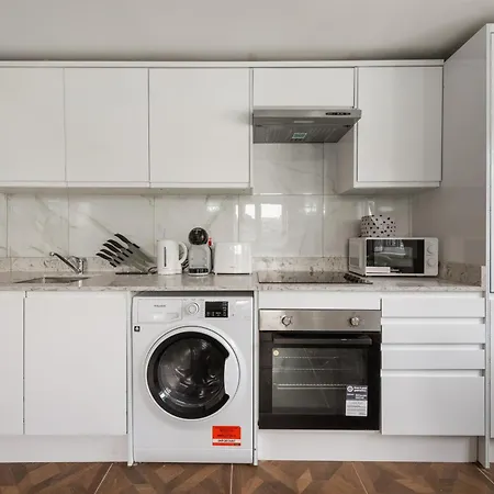 Stylish 2 Bedroom In The Heart Of Soho Gs5 Apartment London
