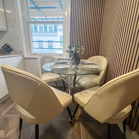 Chic Soho Stylish In The Heart Of London! 4 London
