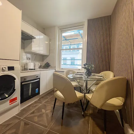 Apartment Chic Soho Stylish In The Heart Of London! 4 *