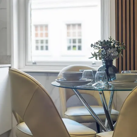 Apartment Chic Soho Stylish In The Heart Of London! 4 *