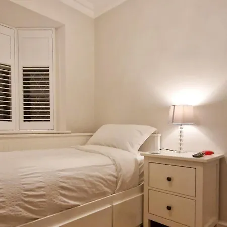 Cosy Single Bed In Morden London Morden (Greater London)