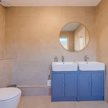 4br 4-floor House, W Patio, 10 Min Wapping Station Lejlighed